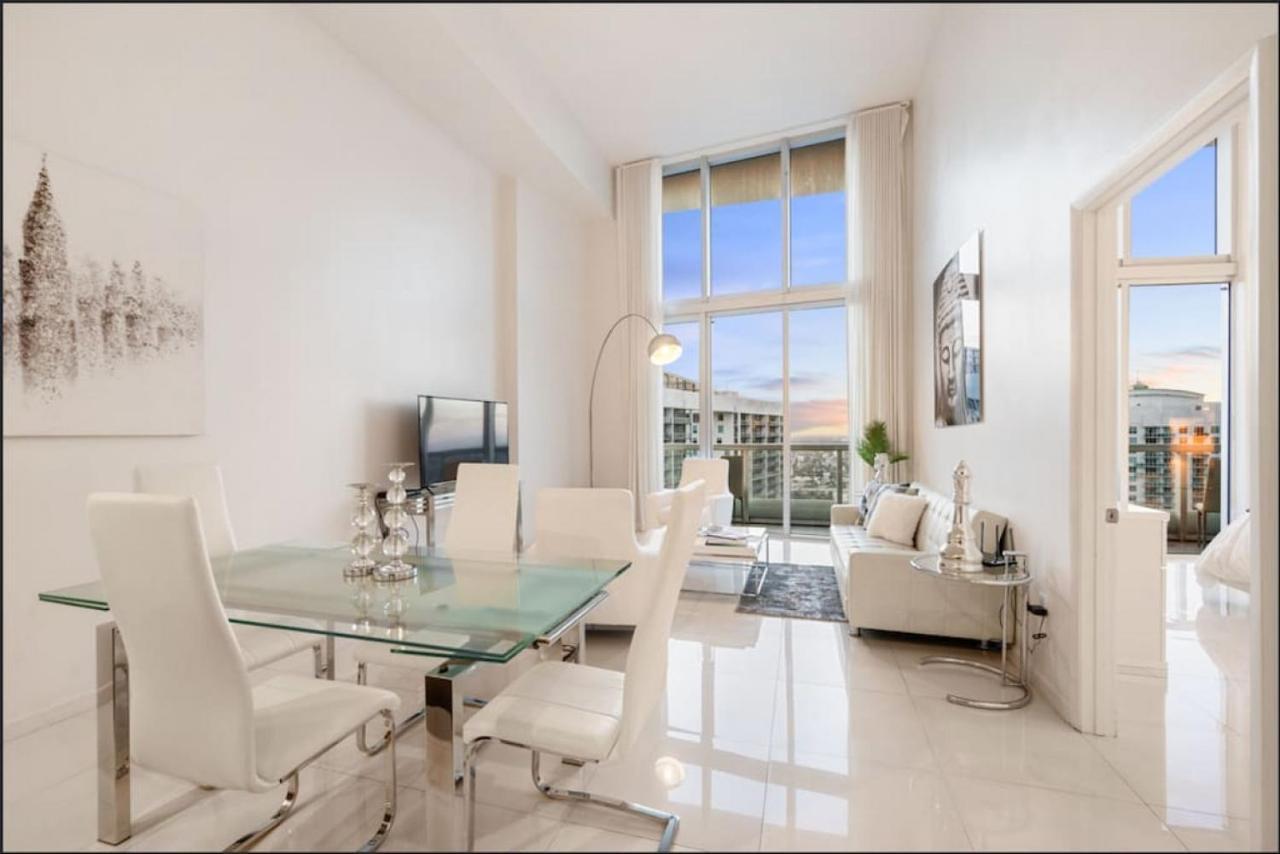 Beautiful One Bedroom Condo 16Ft Ceilings At The W Miami Exterior foto